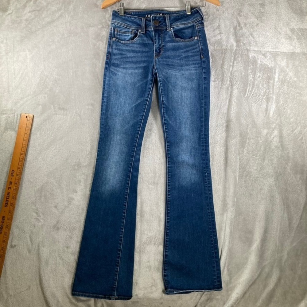 American Eagle Kick Thin Bootcut Jeans Womens 2 Long Medium Wash Blue Stretch